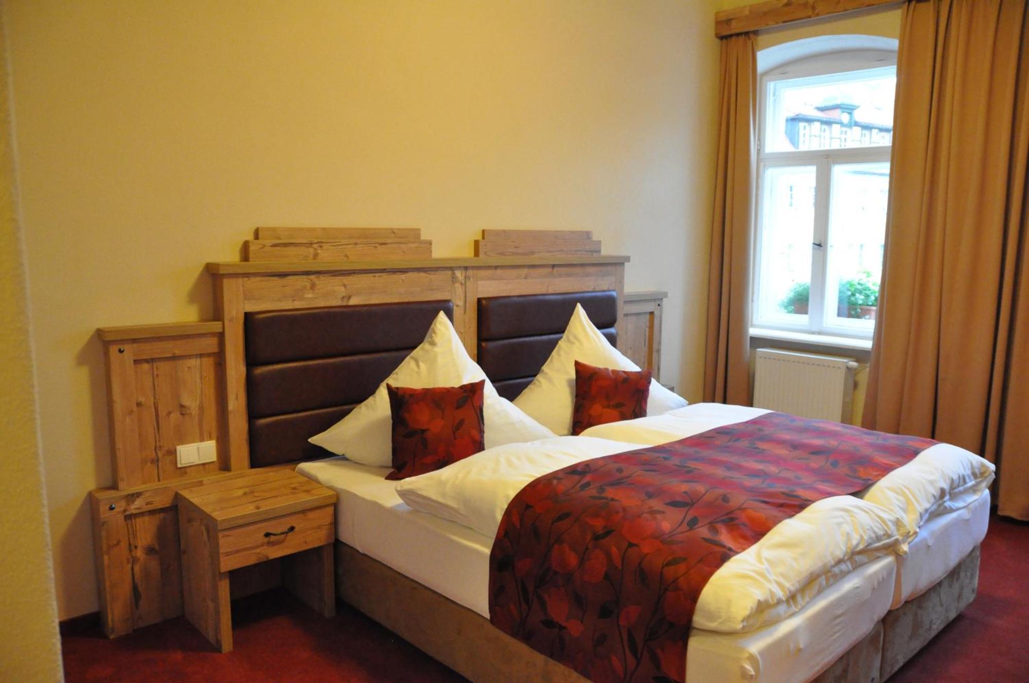 Hotel Goldner Loewe Щолпен Екстериор снимка