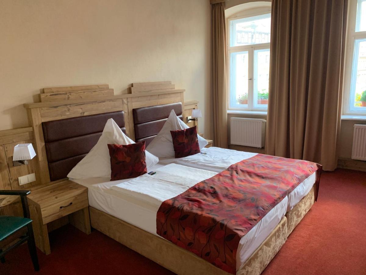 Hotel Goldner Loewe Щолпен Екстериор снимка