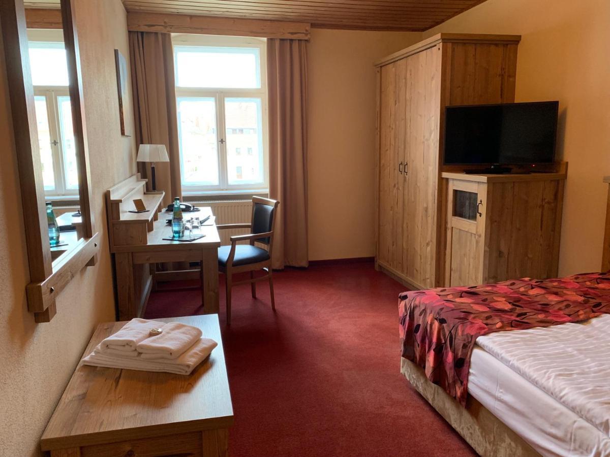 Hotel Goldner Loewe Щолпен Екстериор снимка
