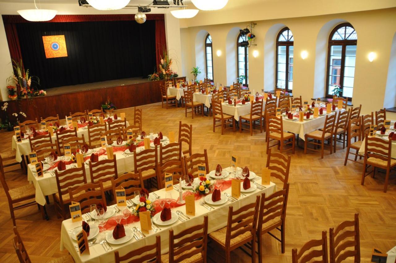 Hotel Goldner Loewe Щолпен Екстериор снимка