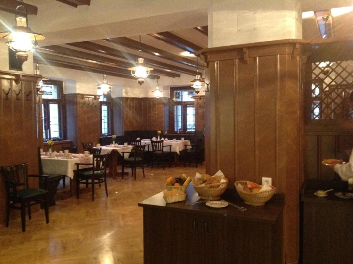 Hotel Goldner Loewe Щолпен Екстериор снимка
